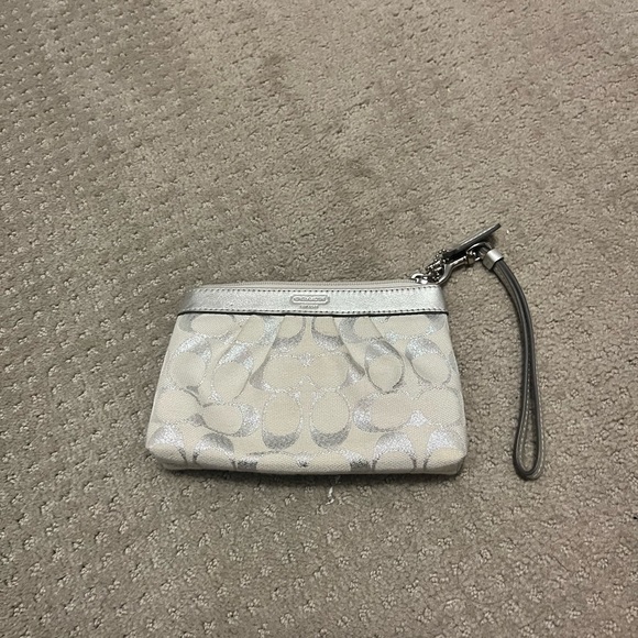 Coach silver wristlet in excellent condition - Picture 1 of 5